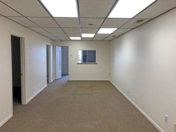 2000 W Pioneer Pkwy, Peoria, IL 61615
